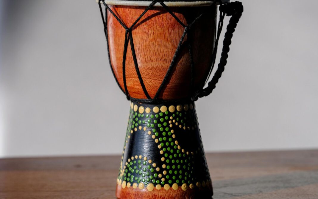 KVHS Groß Gerau startet Erlebnistanz und Djembé Workshop im Schloss Dornberg KVHS Groß Gerau startet Erlebnistanz und Djembé Workshop im Schloss Dornberg